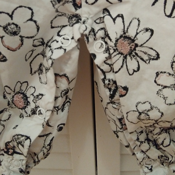 💜Floral and butterfly style romper Size 18 months - Picture 6 of 8